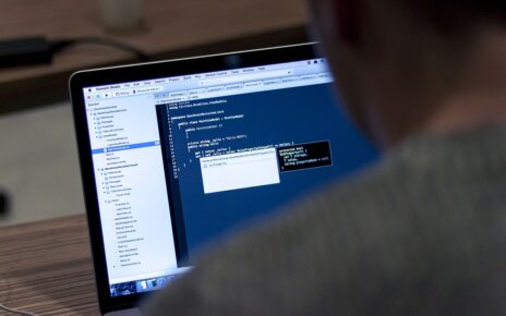 Kursy internetowe – co warto wiedzieć o platformach e-learningowych?